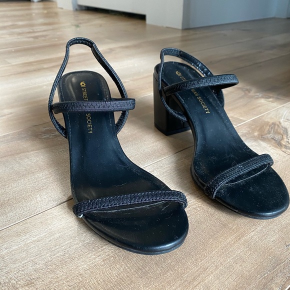 Heels - Picture 2 of 3